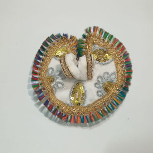 સફેદ વેલ્વેટ મલ્ટીકલર લડ્ડુ ગોપાલ પોશાક ( સાઇઝ નં- 1 )